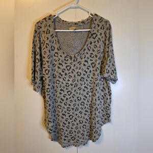 Simply Southern Leopard Print Short Sleeve Top Gray XXL